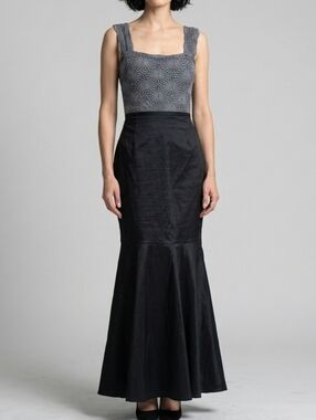 Women's Black Maxi Taffata Skirt size 8 Fits Small To Medium Goth Witchy Vamp